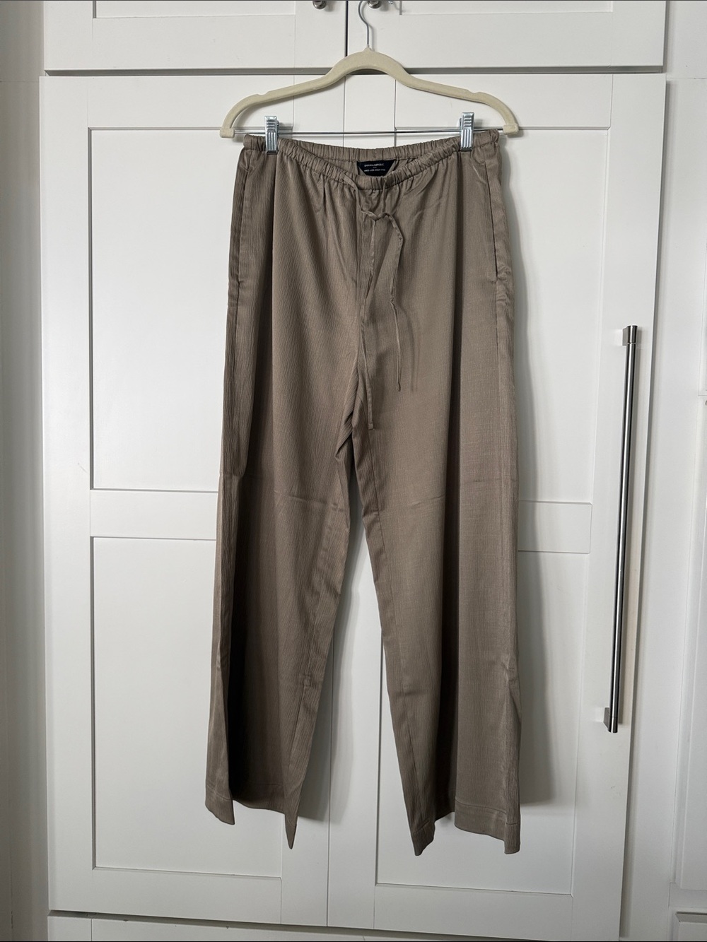 Banana Republic Satin Crinkle Wide-Leg Drawstring Pants in Taupe